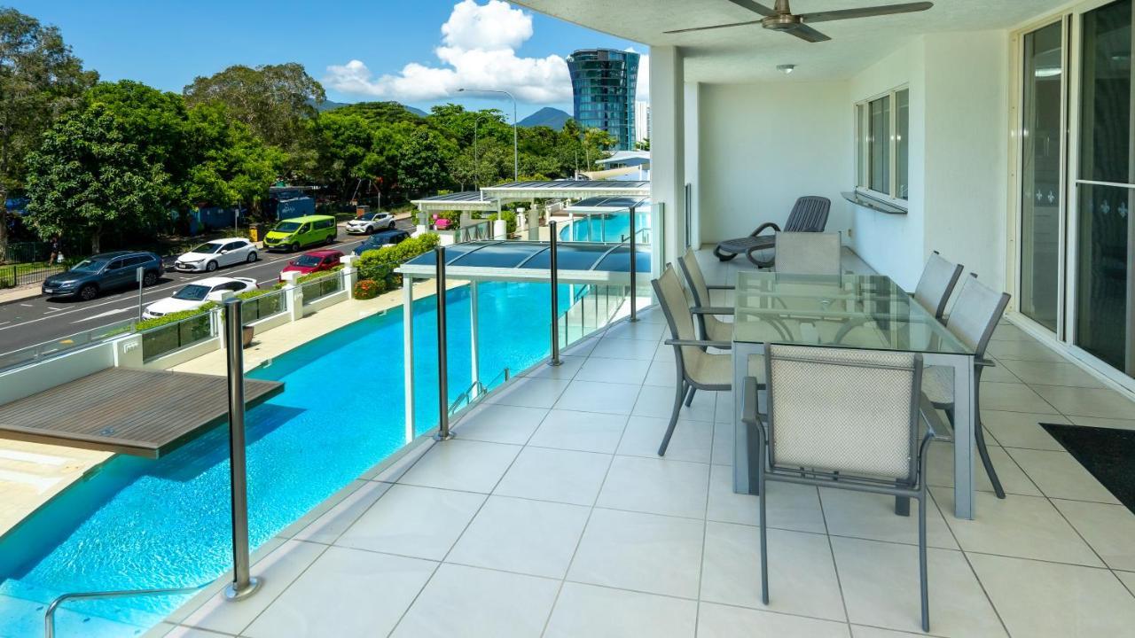 Waters Edge Apartment Cairns Bagian luar foto